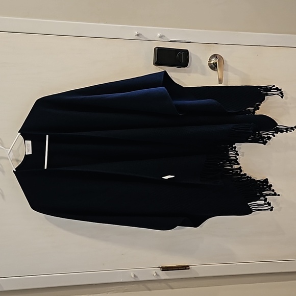 MerSea Navy Classic Travel Wrap Like New - Picture 5 of 9